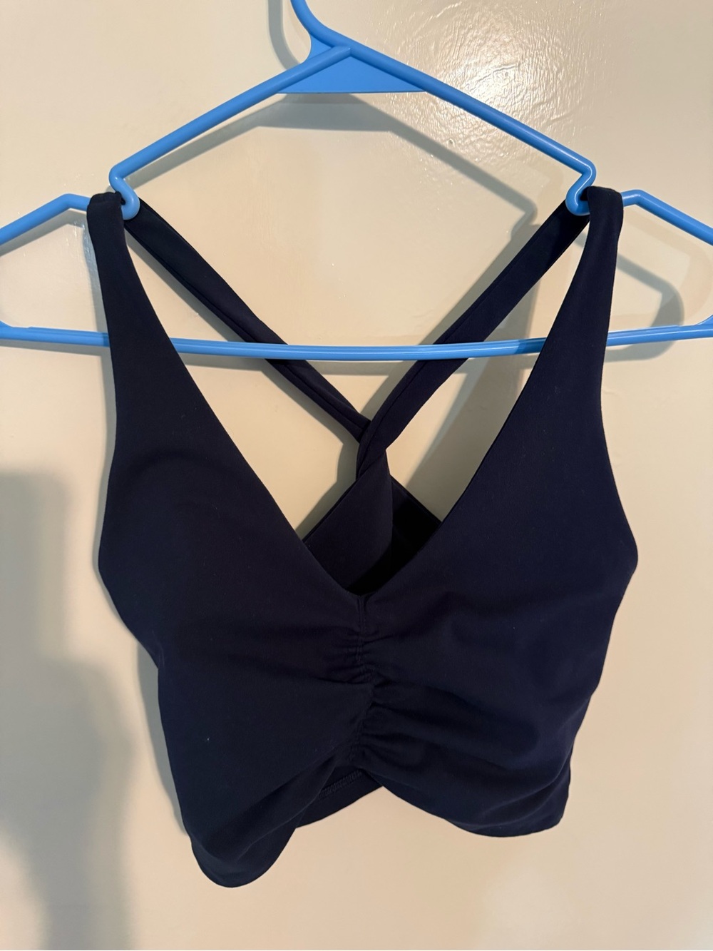 Spiritual Gangster Women’s Navy Blue Ruched V-Neck Twist Back sports bra -XS